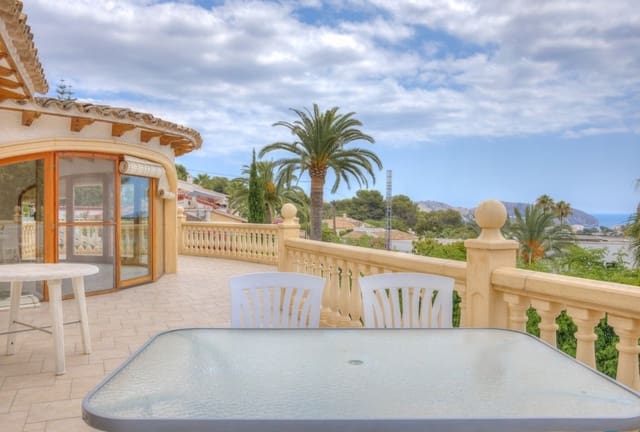 5 makuuhuone Huvila myytävänä paikassa Moraira, Teulada-Moraira mukana uima-altaan - 745 000 € (Ref: 9109760)