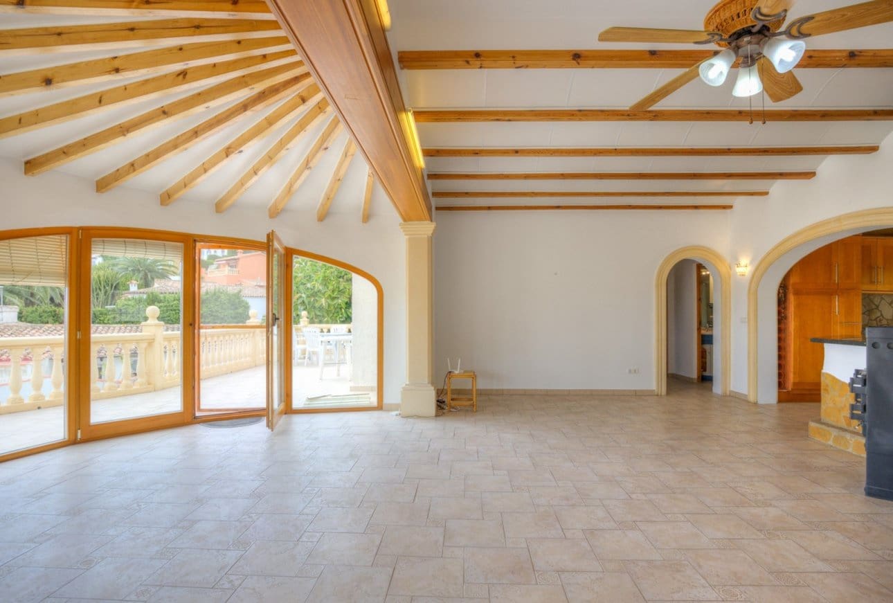 Chalet de 5 habitaciones en Moraira en venta con piscina - 745.000 € (Ref: 9109760)