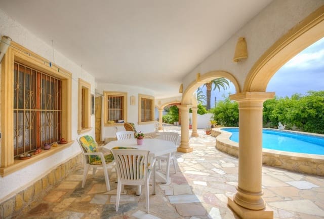 5 makuuhuone Huvila myytävänä paikassa Moraira, Teulada-Moraira mukana uima-altaan - 745 000 € (Ref: 9109760)