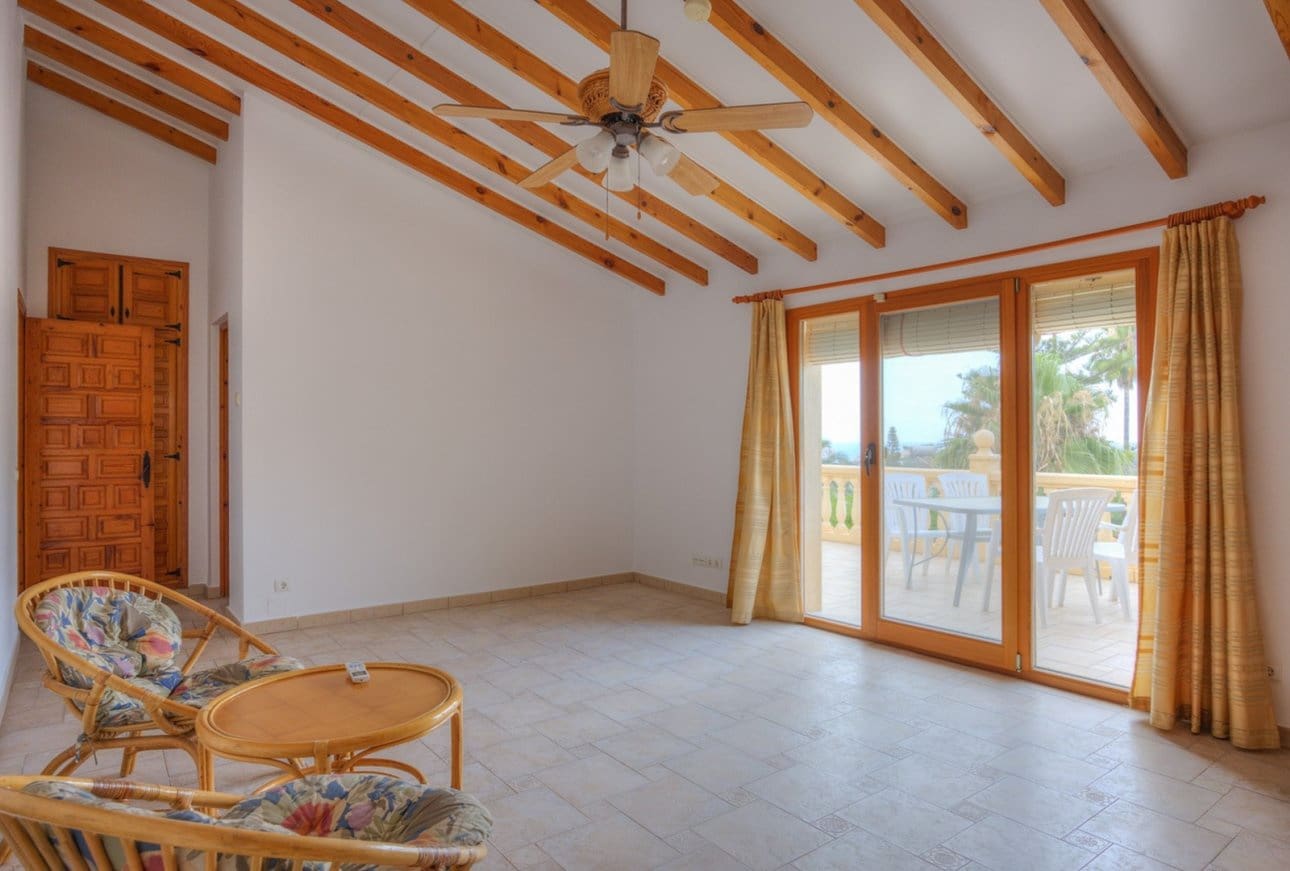 Chalet de 5 habitaciones en Moraira en venta con piscina - 745.000 € (Ref: 9109760)