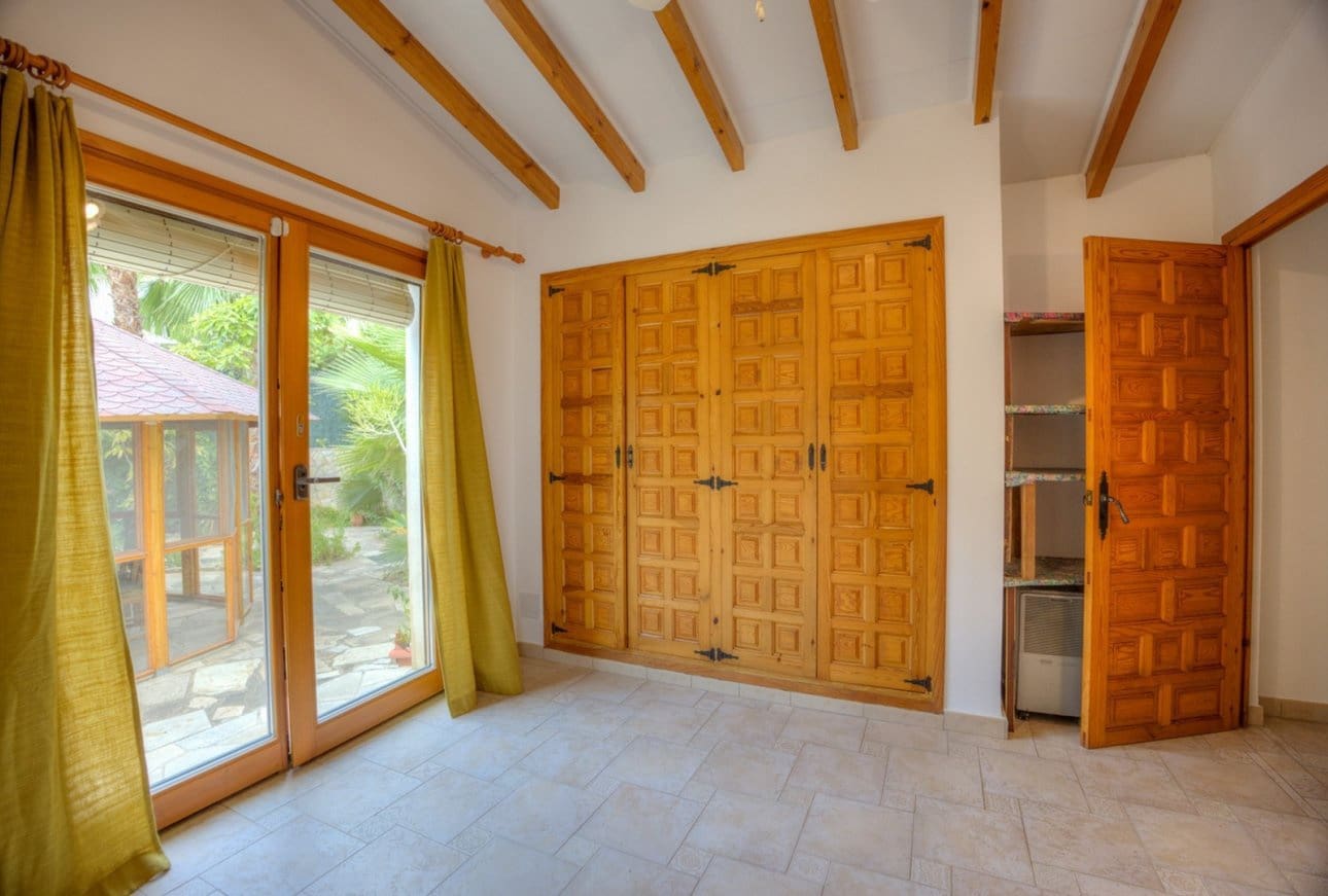 Chalet de 5 habitaciones en Moraira en venta con piscina - 745.000 € (Ref: 9109760)