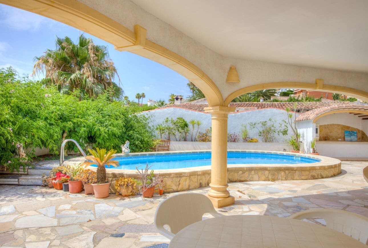 Chalet de 5 habitaciones en Moraira en venta con piscina - 745.000 € (Ref: 9109760)