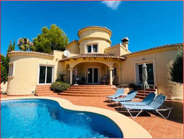 Chalet de 3 habitaciones en Moraira, Teulada-Moraira en venta con piscina - 650.000 € (Ref: 9207420)