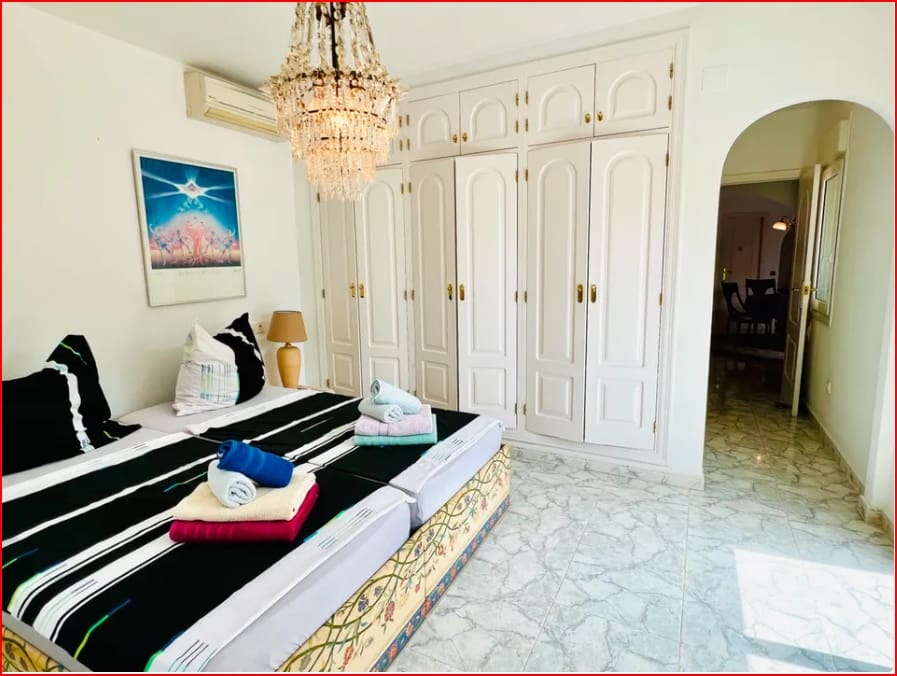 Chalet de 3 habitaciones en Moraira en venta con piscina - 650.000 € (Ref: 9207420)