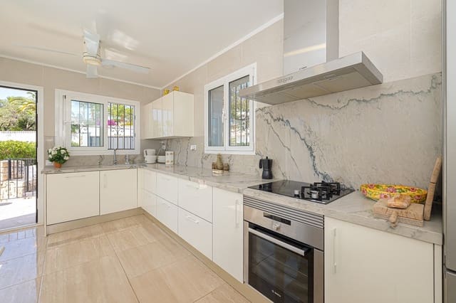 6 chambre Villa/Maison à vendre à Moraira, Teulada-Moraira - 699 500 € (Ref: 9296355)