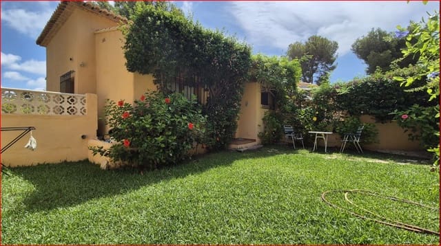 3 bedroom Bungalow for sale in Moraira, Teulada-Moraira with pool - € 435,000 (Ref: 9307043)
