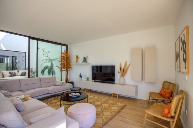 3 slaapkamer Villa te koop in Moraira, Teulada-Moraira met zwembad - € 1.175.000 (Ref: 9342223)