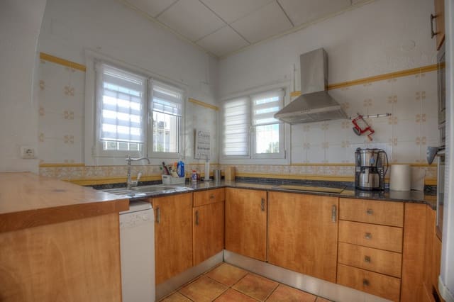 4 soveværelse Villa til salg i Moraira, Teulada-Moraira med swimmingpool garage - € 595.000 (Ref: 9348052)