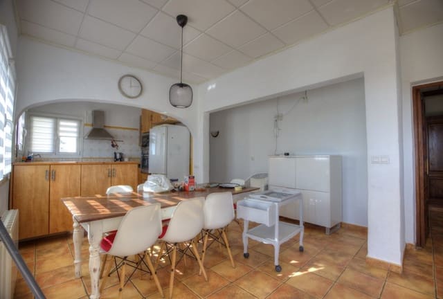 4 soverom Villa til salgs i Moraira, Teulada-Moraira med svømmebasseng garasje - € 565 000 (Ref: 9348052)