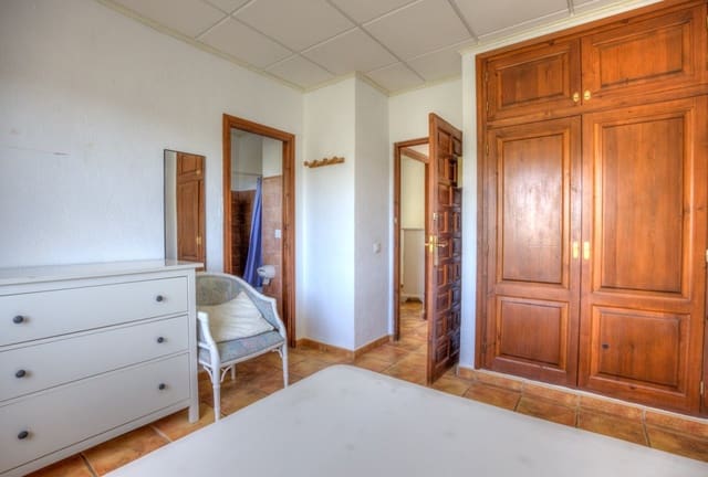 4 soverom Villa til salgs i Moraira, Teulada-Moraira med svømmebasseng garasje - € 565 000 (Ref: 9348052)