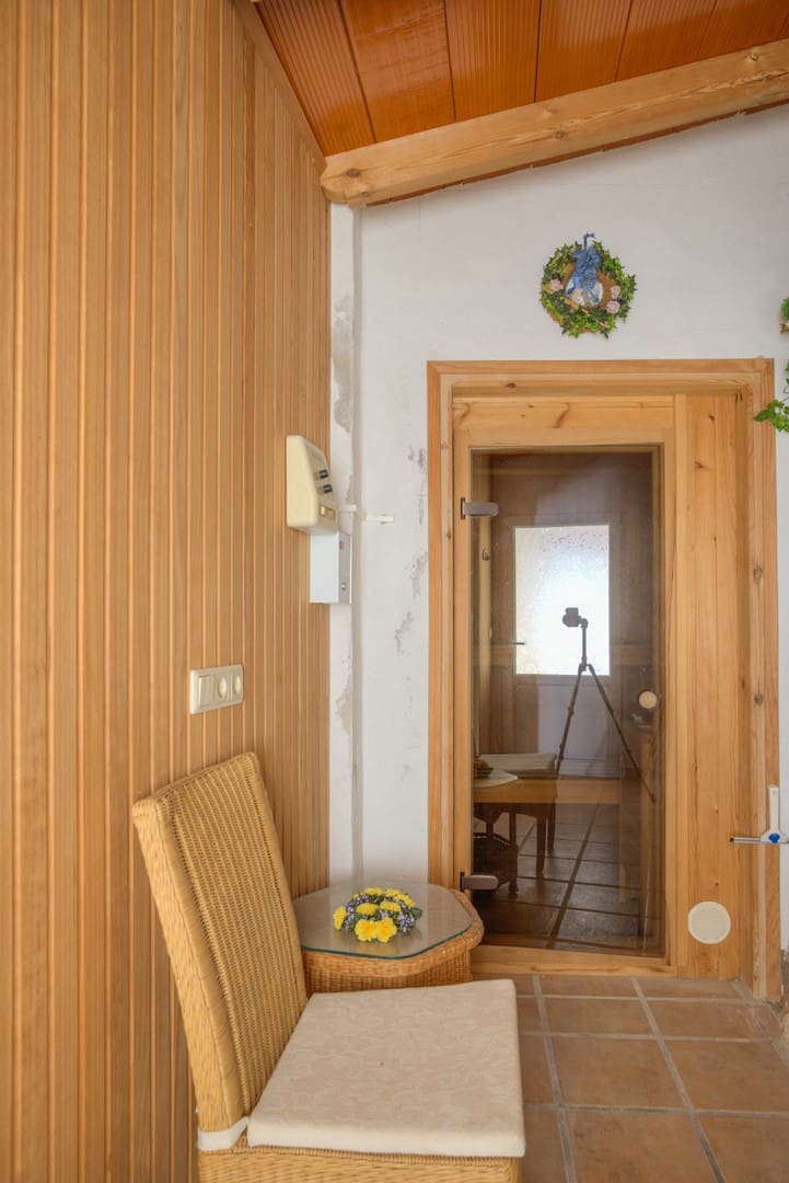 4 bedroom Villa for sale in Moraira with pool garage - € 1,145,000 (Ref: 9360562)