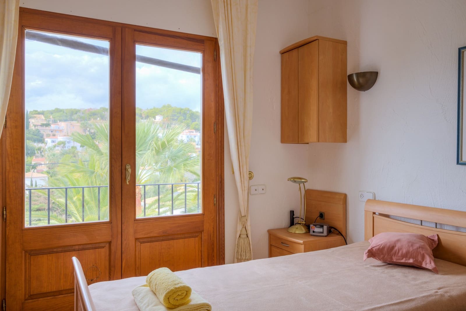 4 bedroom Villa for sale in Moraira with pool garage - € 1,145,000 (Ref: 9360562)