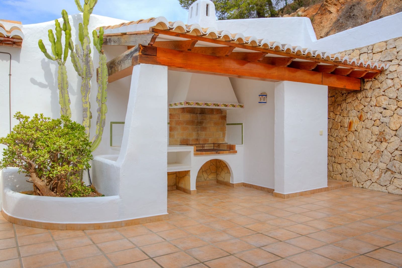 4 bedroom Villa for sale in Moraira with pool garage - € 1,145,000 (Ref: 9360562)