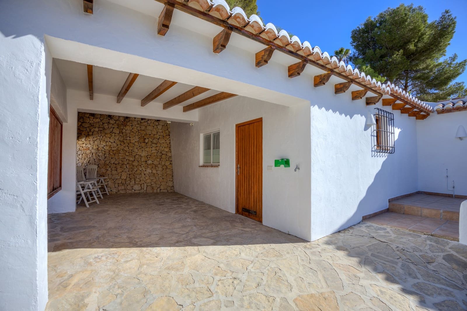 4 bedroom Villa for sale in Moraira with pool garage - € 1,145,000 (Ref: 9360562)