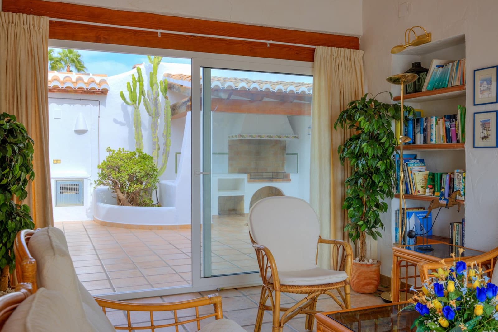 4 bedroom Villa for sale in Moraira with pool garage - € 1,145,000 (Ref: 9360562)