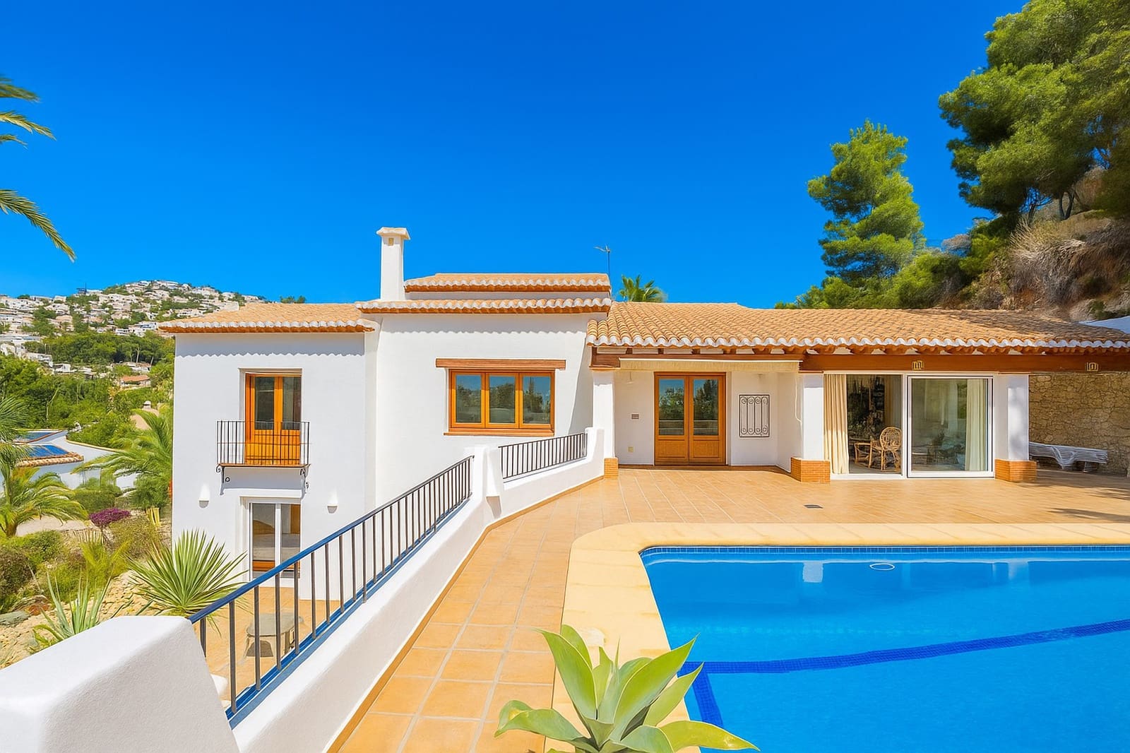 4 bedroom Villa for sale in Moraira with pool garage - € 1,145,000 (Ref: 9360562)