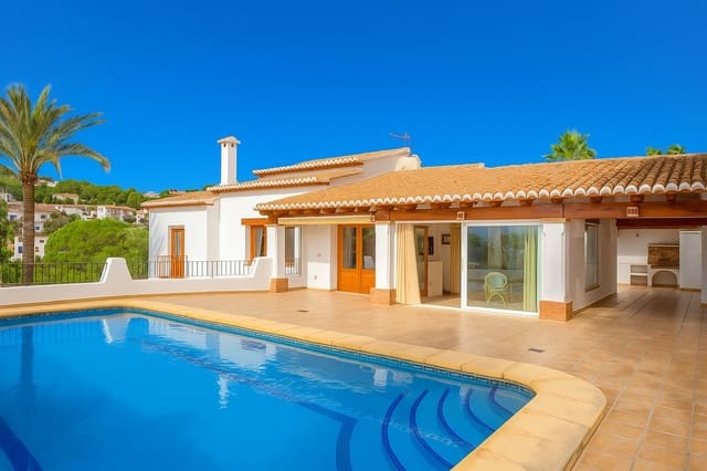 4 bedroom Villa for sale in Moraira, Teulada-Moraira with pool garage - € 1,145,000 (Ref: 9360562)