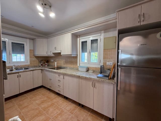 4 slaapkamer Villa te koop in Montemar met zwembad garage - € 785.000 (Ref: 9383289)