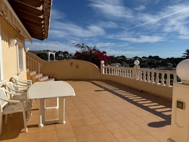 4 slaapkamer Villa te koop in Montemar met zwembad garage - € 785.000 (Ref: 9383289)