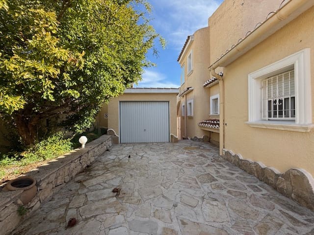 4 slaapkamer Villa te koop in Montemar met zwembad garage - € 785.000 (Ref: 9383289)