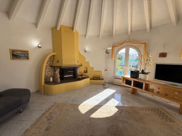 4 bedroom Villa for sale in Montemar with pool garage - € 695,000 (Ref: 9383609)