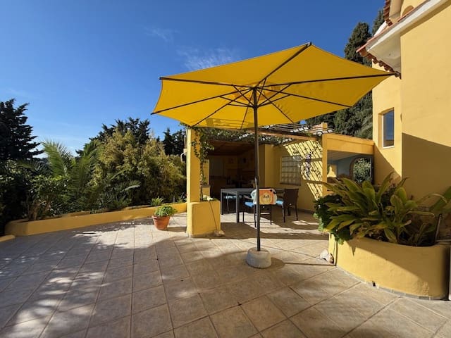 4 bedroom Villa for sale in Montemar with pool garage - € 695,000 (Ref: 9383609)