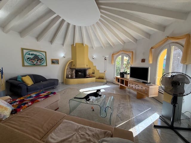 4 bedroom Villa for sale in Montemar with pool garage - € 695,000 (Ref: 9383609)