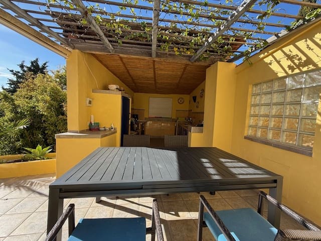 4 bedroom Villa for sale in Montemar with pool garage - € 695,000 (Ref: 9383609)