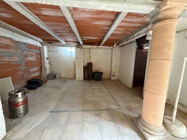 4 bedroom Villa for sale in Montemar with pool garage - € 695,000 (Ref: 9383609)