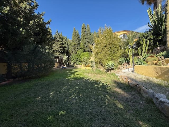 4 bedroom Villa for sale in Montemar with pool garage - € 695,000 (Ref: 9383609)