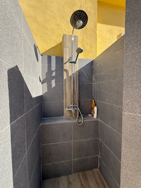 4 bedroom Villa for sale in Montemar with pool garage - € 695,000 (Ref: 9383609)