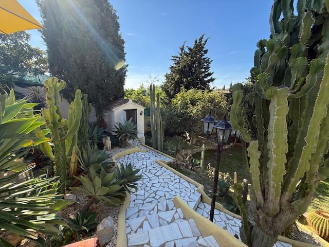 4 bedroom Villa for sale in Montemar with pool garage - € 695,000 (Ref: 9383609)