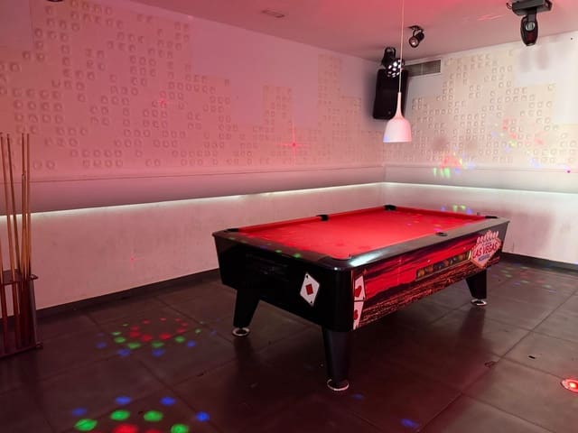 Commercial for sale in Moraira, Teulada-Moraira - € 120,000 (Ref: 9436361)