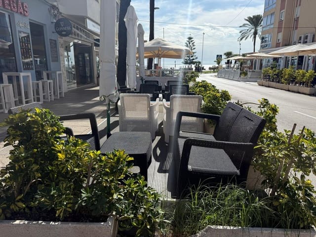 Commercial for sale in Moraira, Teulada-Moraira - € 120,000 (Ref: 9436361)