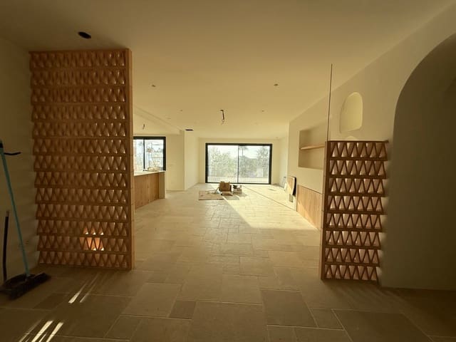 Chalet de 4 habitaciones en Moraira, Teulada-Moraira en venta con piscina garaje - 2.275.000 € (Ref: 9468963)