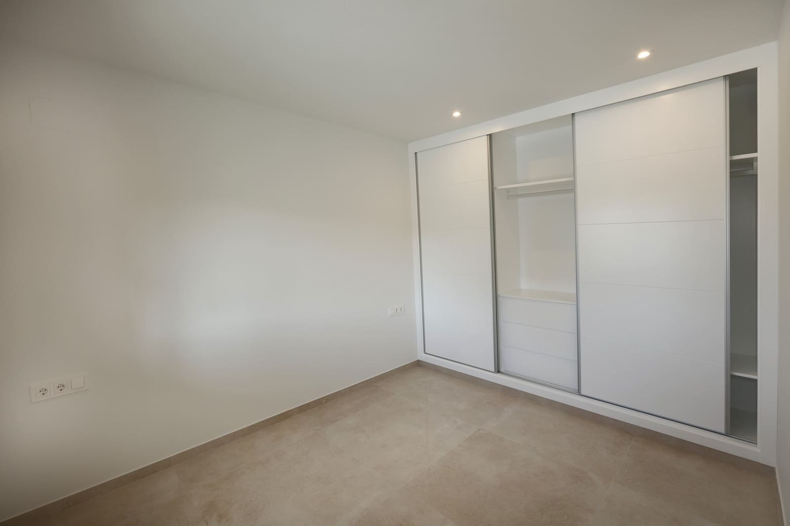 Chalet de 4 habitaciones en Calpe / Calp en venta con piscina - 840.000 € (Ref: 9468965)