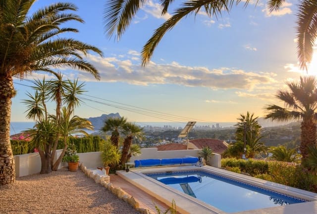 5 bedroom Villa for sale in Montemar, Benissa with pool - € 799,000 (Ref: 9485383)