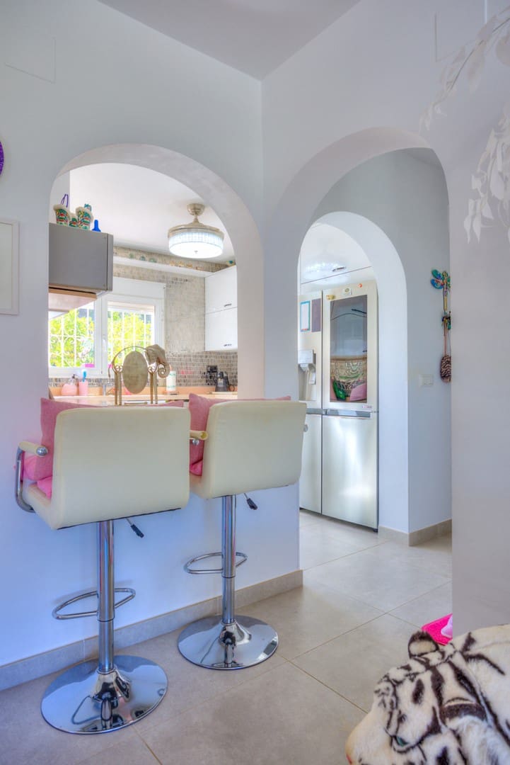 4 sypialnia Willa na sprzedaż w Benissa z basenem garażem - 885 000 € (Ref: 9588519)