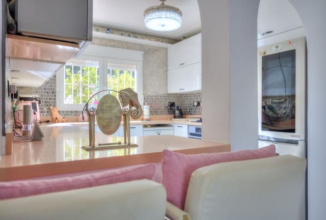 4 sypialnia Willa na sprzedaż w Benissa z basenem garażem - 885 000 € (Ref: 9588519)