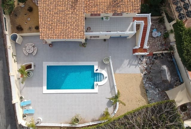 4 sypialnia Willa na sprzedaż w Benissa z basenem garażem - 885 000 € (Ref: 9588519)
