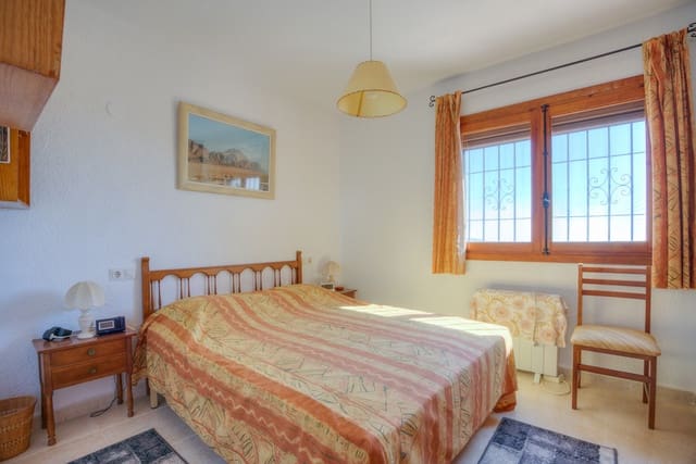 2 soveværelse Bungalow til salg i Moraira, Teulada-Moraira med swimmingpool - € 325.000 (Ref: 9635241)