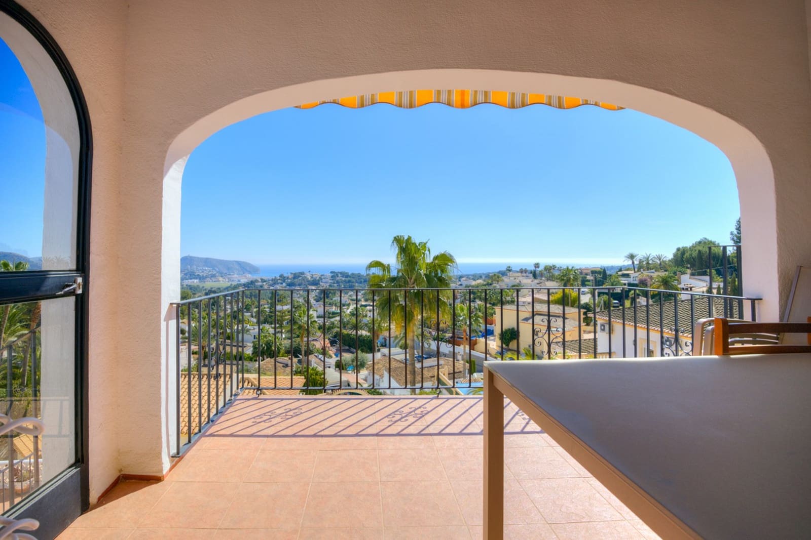 2 soveværelse Bungalow til salg i Moraira med swimmingpool - € 325.000 (Ref: 9635241)