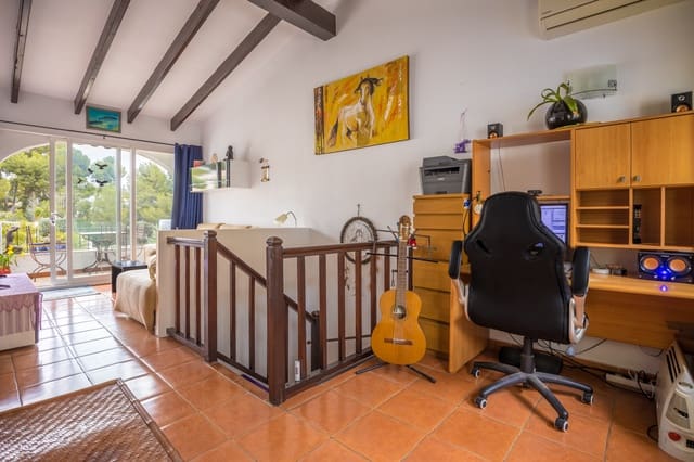 3 sypialnia Dom na sprzedaż w Moraira, Teulada-Moraira z basenem - 349 000 € (Ref: 9642830)