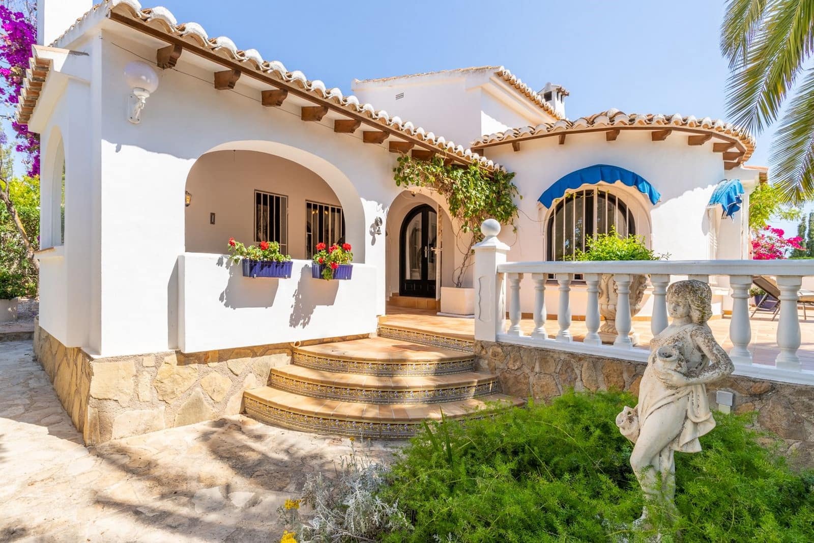 3 bedroom Villa for sale in Benissa with pool - € 795,000 (Ref: 9653061)