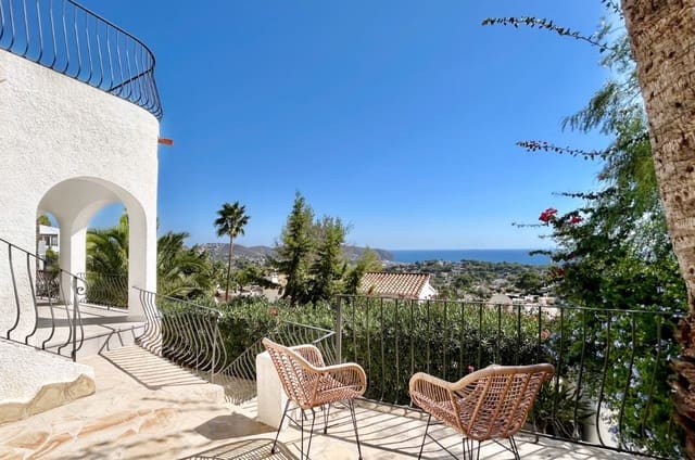 4 makuuhuone Huvila myytävänä paikassa Moraira, Teulada-Moraira mukana uima-altaan 
autotalli - 1 199 000 € (Ref: 9654244)