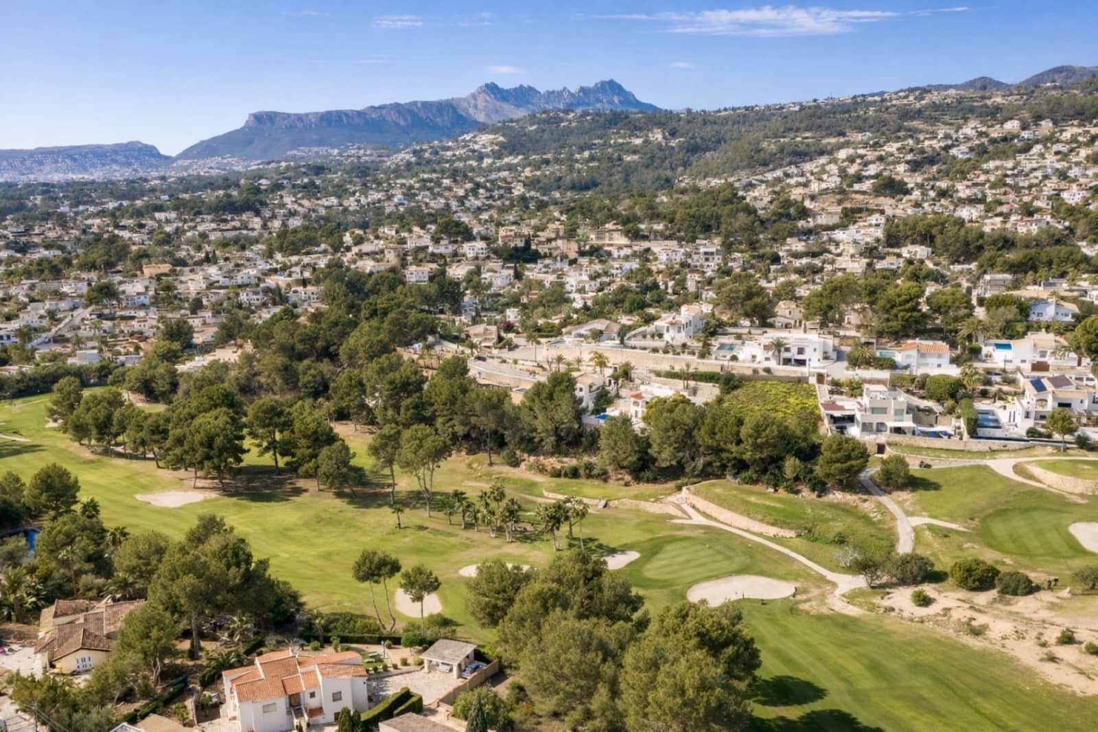 3 bedroom Villa for sale in Moraira with pool - € 995,000 (Ref: 9672772)