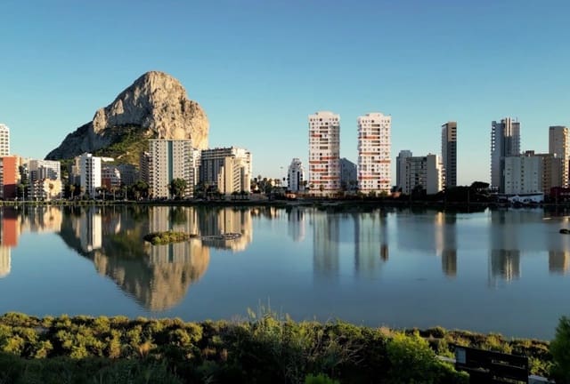 Apartamento de 2 habitaciones en Playa Arenal - Bol, Calpe / Calp en venta con piscina garaje - 650.000 € (Ref: 9679232)