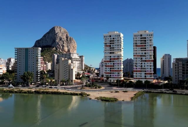 Apartamento de 2 habitaciones en Playa Arenal - Bol, Calpe / Calp en venta con piscina garaje - 650.000 € (Ref: 9679232)