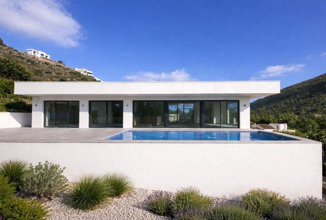 Chalet de 3 habitaciones en Pedreguer en venta con piscina garaje - 710.000 € (Ref: 9727439)