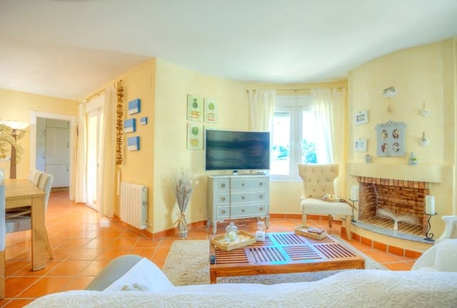 3 makuuhuone Huvila myytävänä paikassa Benissa mukana uima-altaan - 565 000 € (Ref: 9736017)